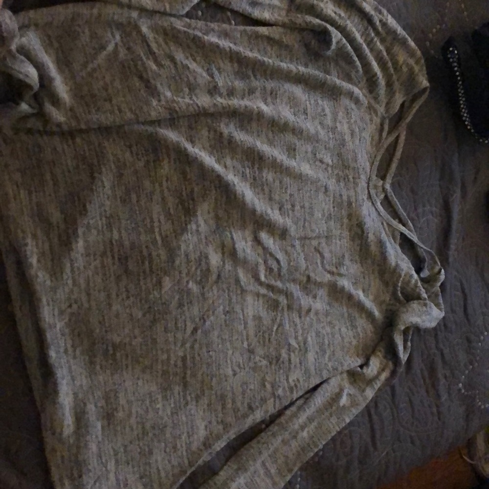 Grey top
